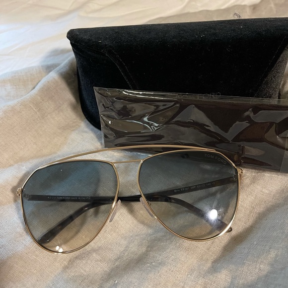 COPY - Authentic TOM FORD sunglasses - Picture 1 of 6